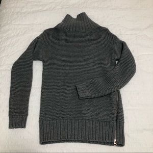 grey knit lululemon turtleneck sweater women’s size 6 or 8